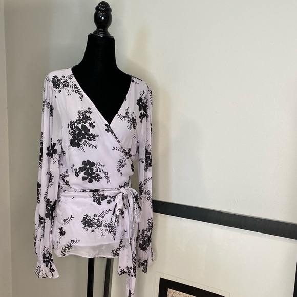 Micheal Kors Wrap around Blouse - Picture 3 of 11
